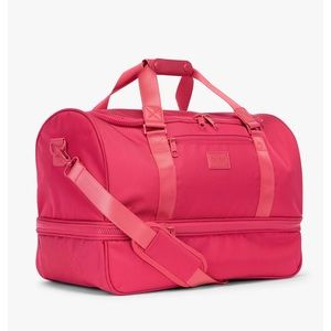 CalPak Stevyn Duffel in Dragonfruit (brand new with tags)